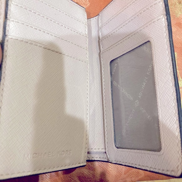 Michael Kors Jet Set Travel Double Zip Wallet - Picture 3 of 4